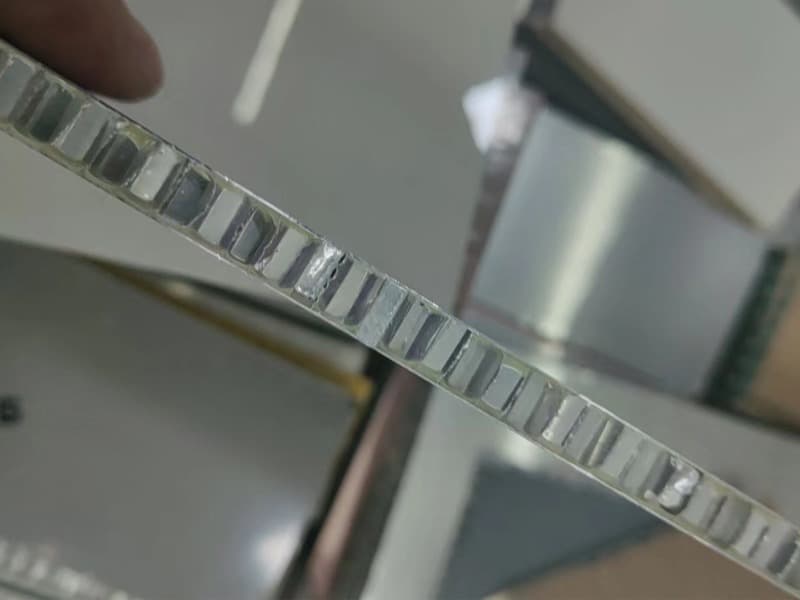 铝蜂窝板拼缝细节